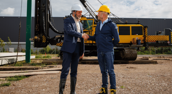 Slaan groene paal CityHub Den Hoorn