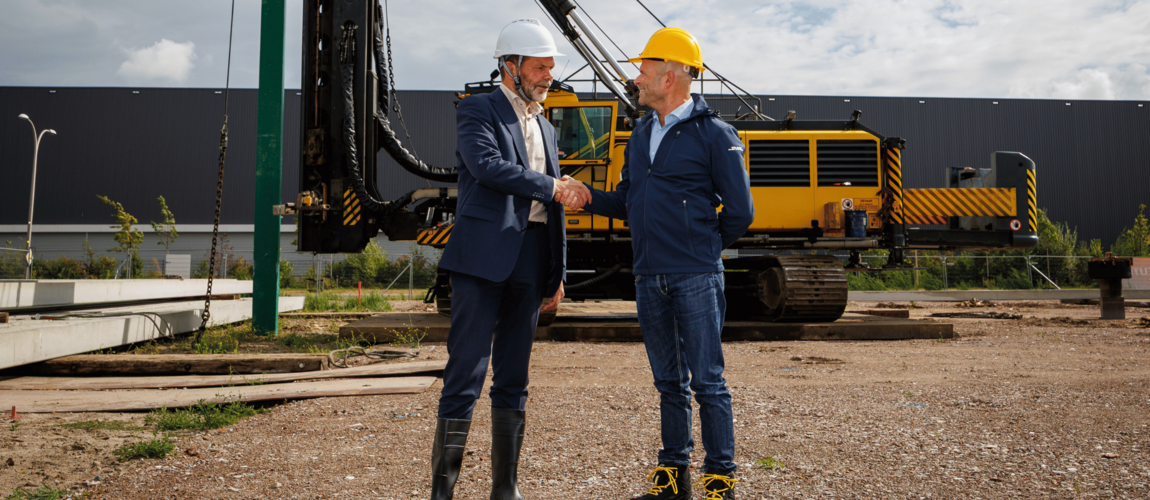 Slaan groene paal CityHub Den Hoorn