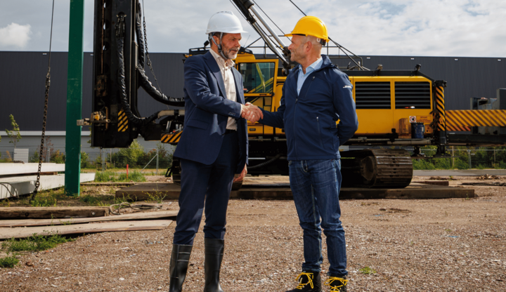 Slaan groene paal CityHub Den Hoorn