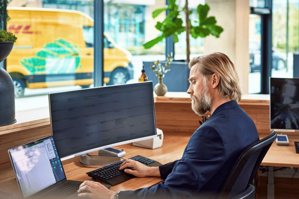 Take out insurance via My DHL Portal