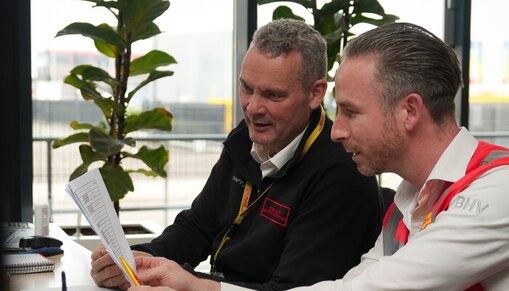 Supervisors bij DHL eCommerce Maarten en Roel