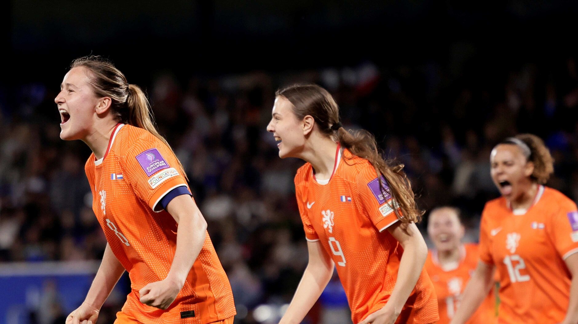 Nederlands elftal vrouwen juichen